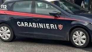 Massa Carrara, foto intime e smalto alle alunne: rimane in carcere l’insegnante<br>