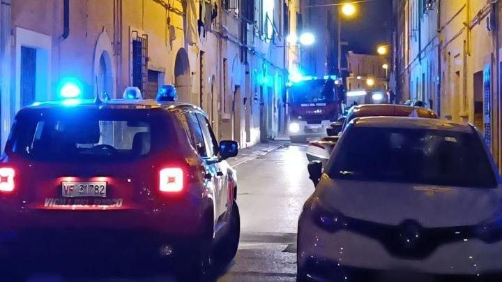 Livorno, rogo nella notte in un appartamento di via Pellettier