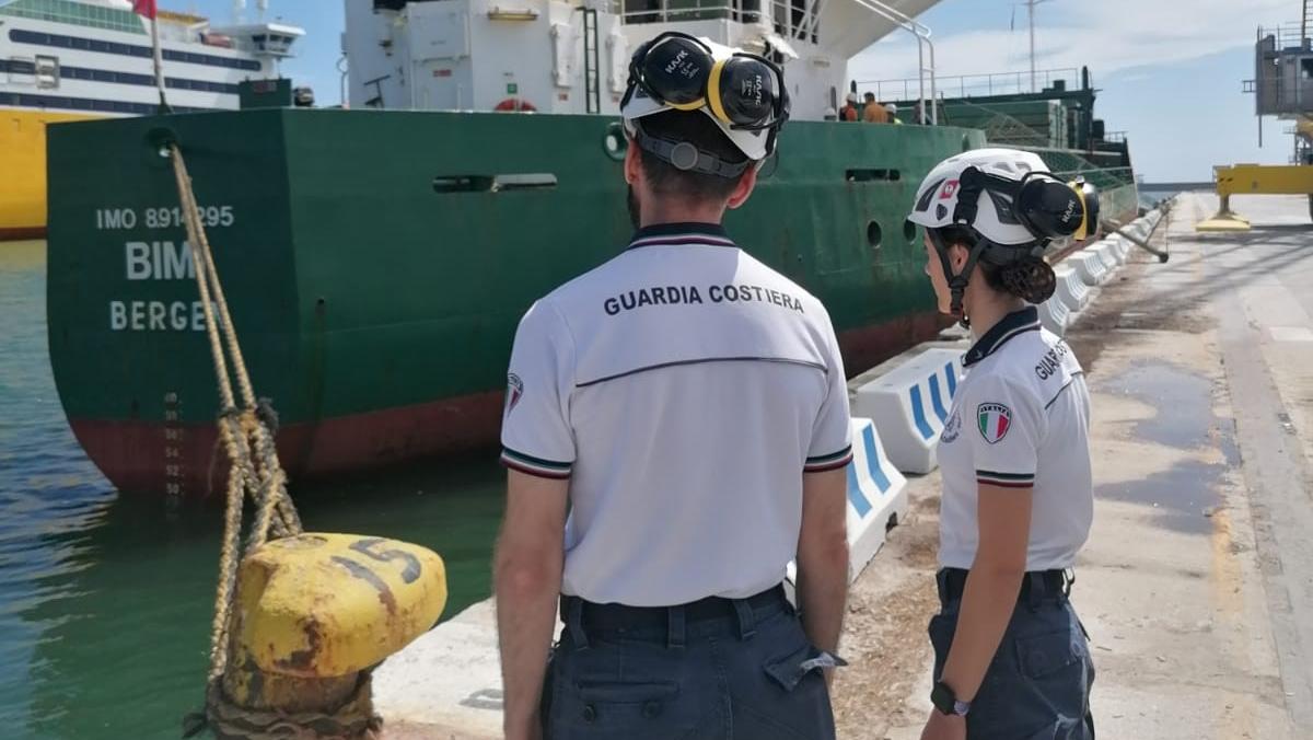 Nave norvegese fermata al porto di Livorno: “Non garantiva gli standard di sicurezza”