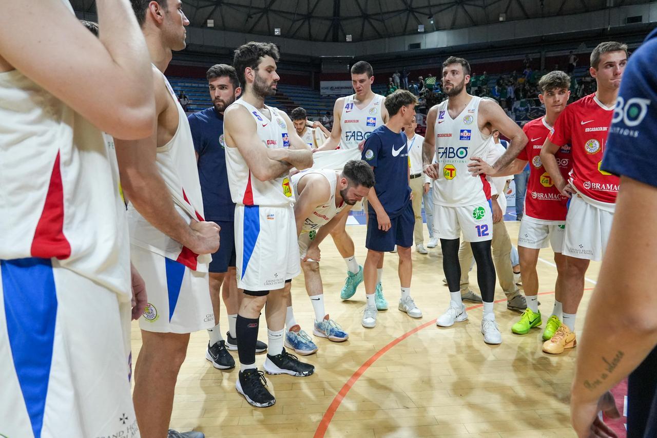 
	La delusione dei giocatori termali a fine partita (foto Nucci)

