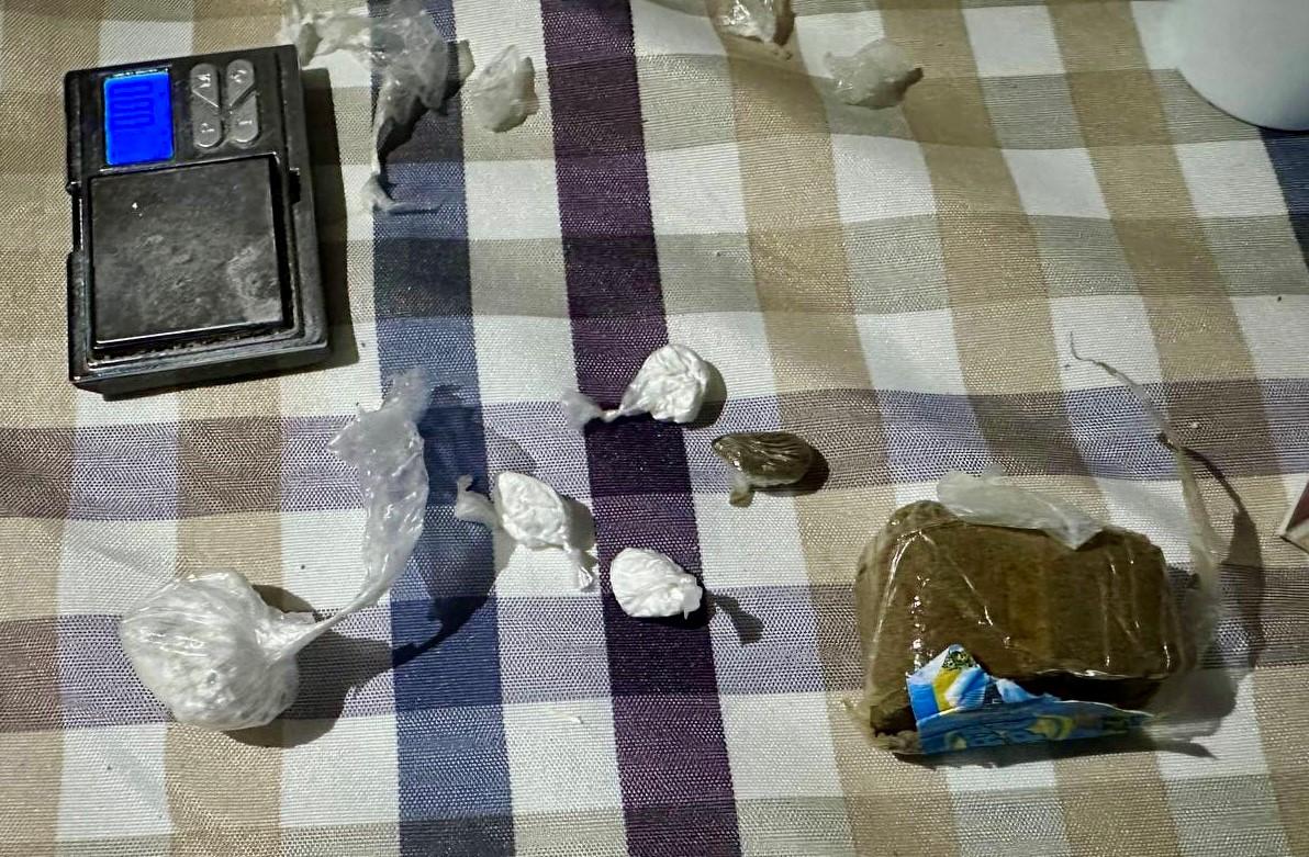 Porto Garibaldi, la consegna dell’atto giudiziario finisce con un arresto per droga