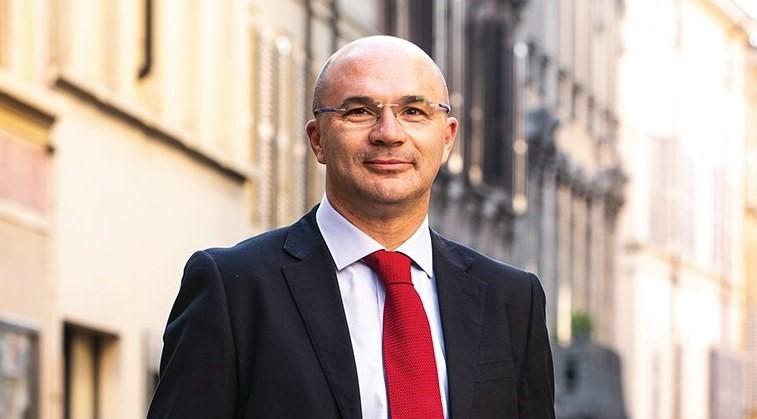 «Tarquini analizzi la sconfitta. Non ha alcun titolo per dare lezioni di democrazia»