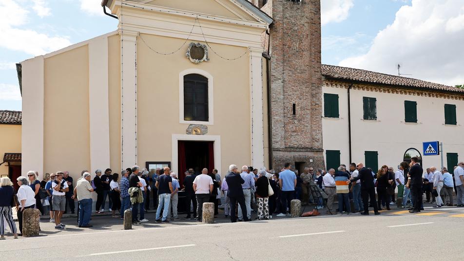 Aguscello, l’addio a Gianni Artini: «È stato come un fratello per noi»