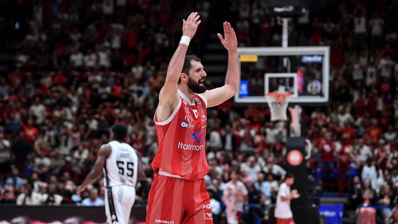 <strong>Nikola Mirotic</strong>