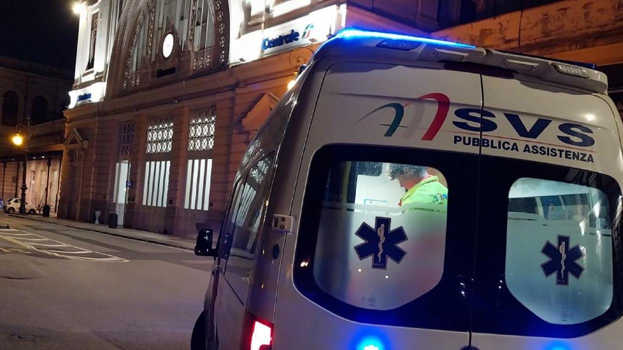Aggredita e derubata davanti alla stazione di Livorno