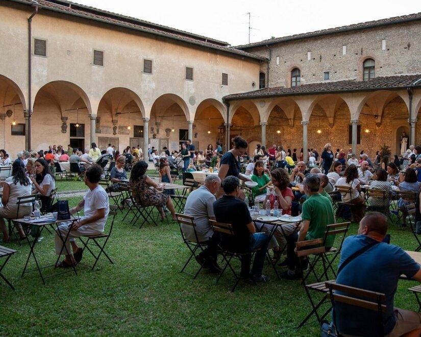 Prato, i ravioli cinesi sono la vera novità del “Da chiostro a chiostro” 2024