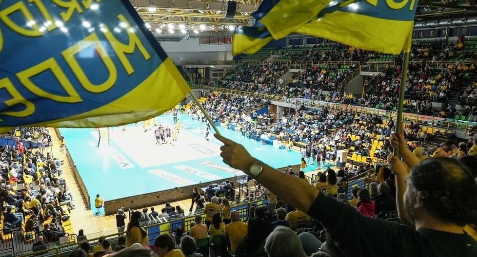 Gli Irriducibili si sciolgono: Modena e il PalaPanini perdono il tifo organizzato