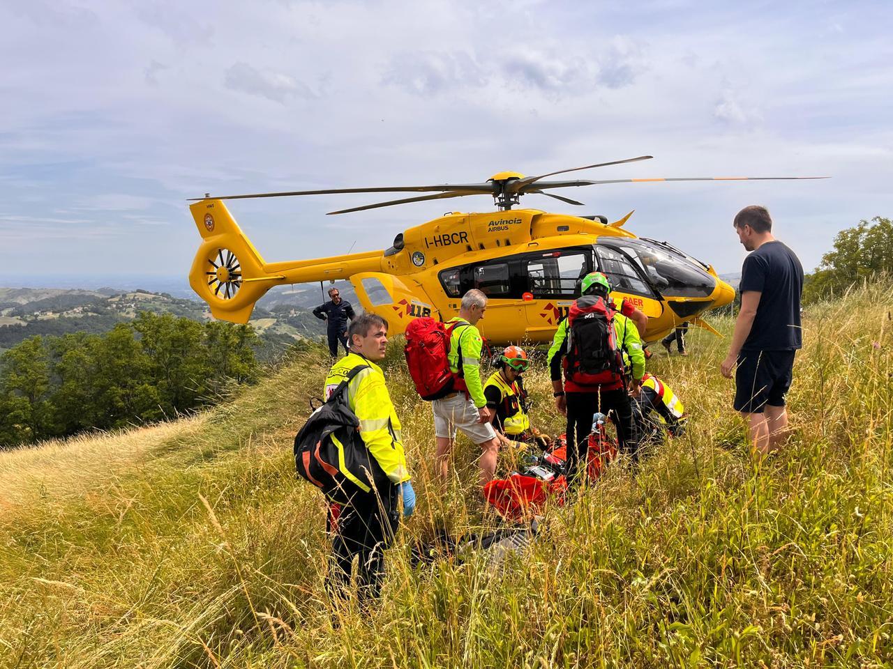 Travolto dal trattore tagliaerba a Costaferrata, grave un 80enne