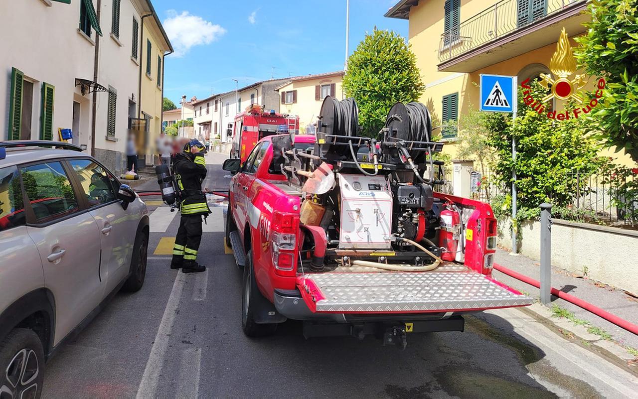 
	L'intervento dei vigili del fuoco in via Macia a Comeana

