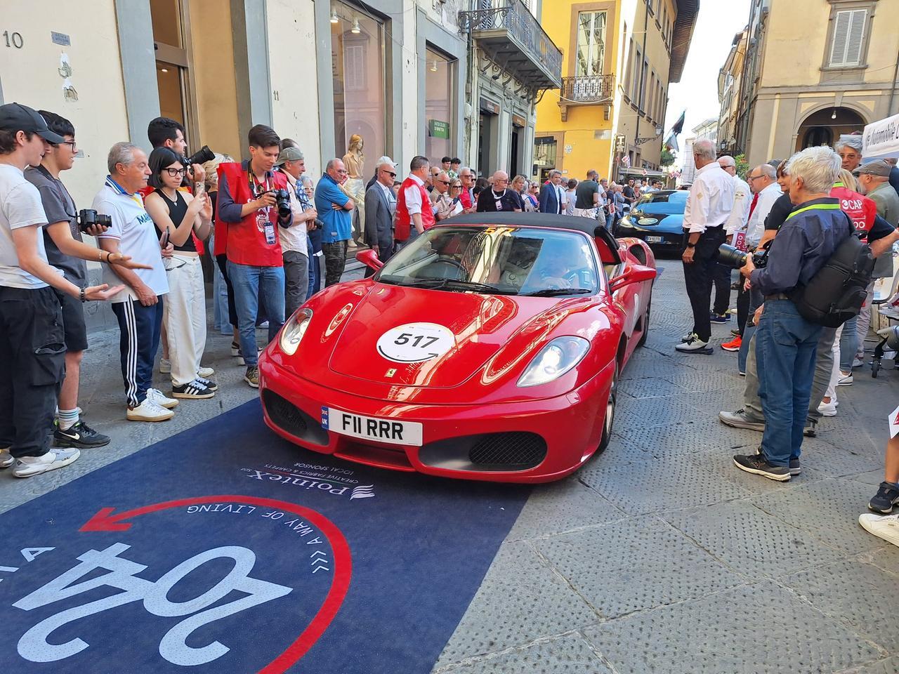 
	Il passaggio della Mille Miglia in piazza del Comune

