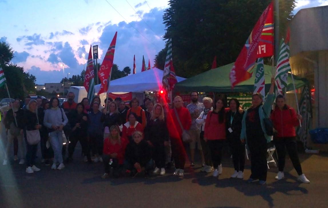 Un corteo di protesta a Mirandola per dire «no» ai 350 licenziamenti all'ex Bellco<br type="_moz" />