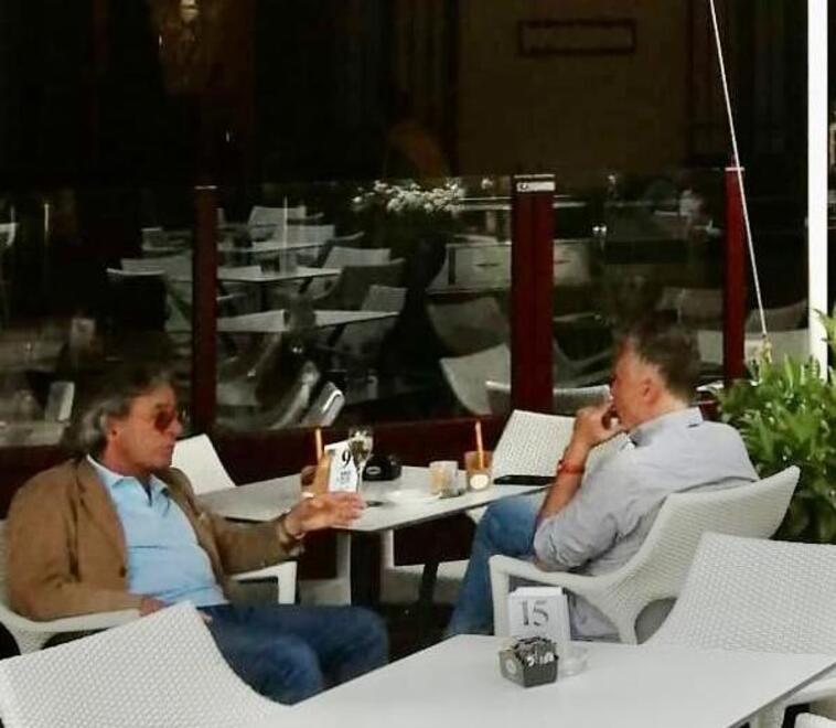 Scarascia e Marabotti al caffè Ginori in una foto che risalirebbe a maggio 2023