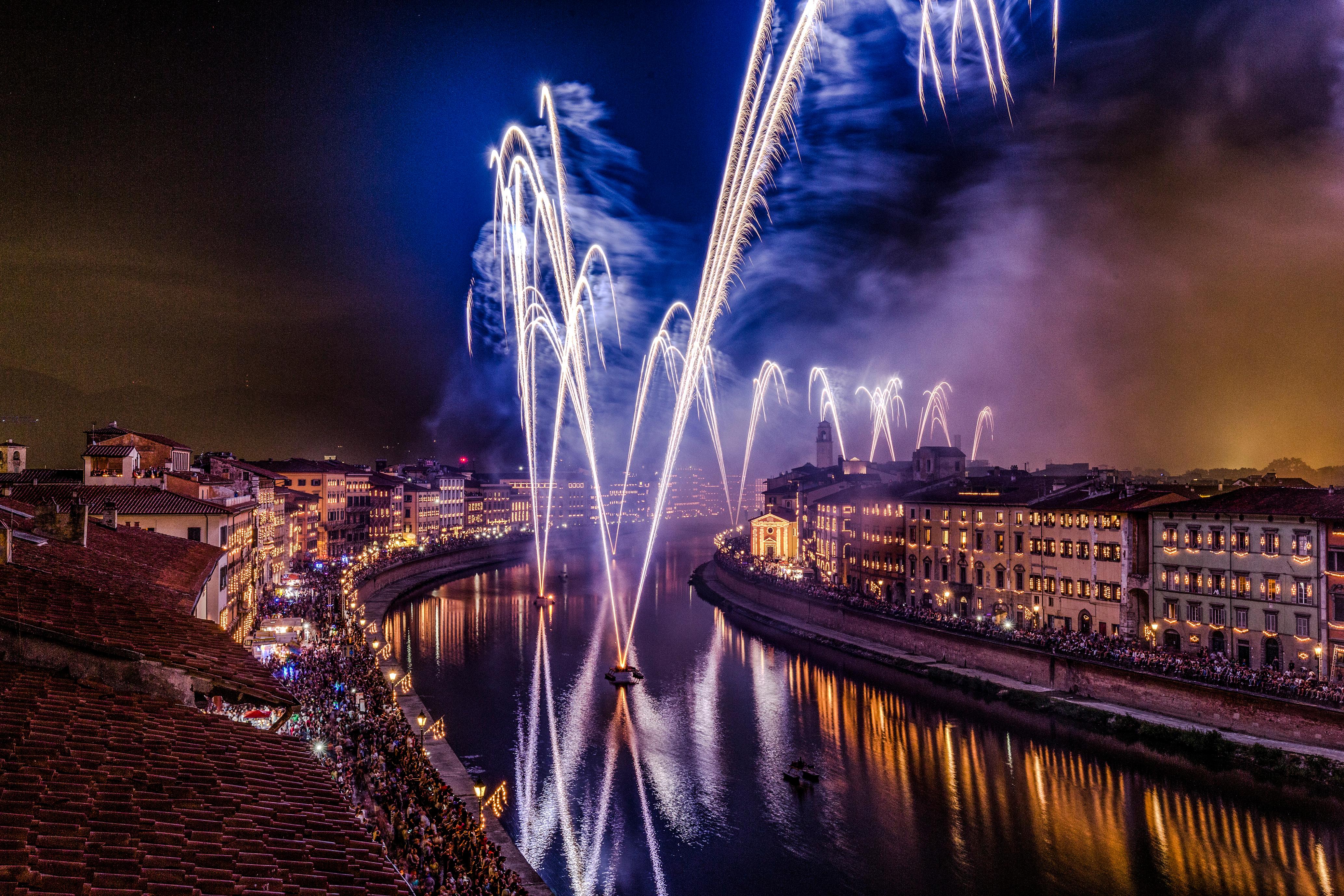 Pisa, una notte magica: sogni ed emozioni con la Luminara. Dall’accensione alla Torre illuminata, le cose da sapere