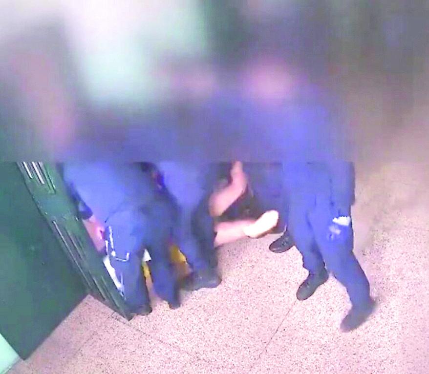 Pestaggio in carcere a un detenuto Per ora 8mila euro di risarcimento