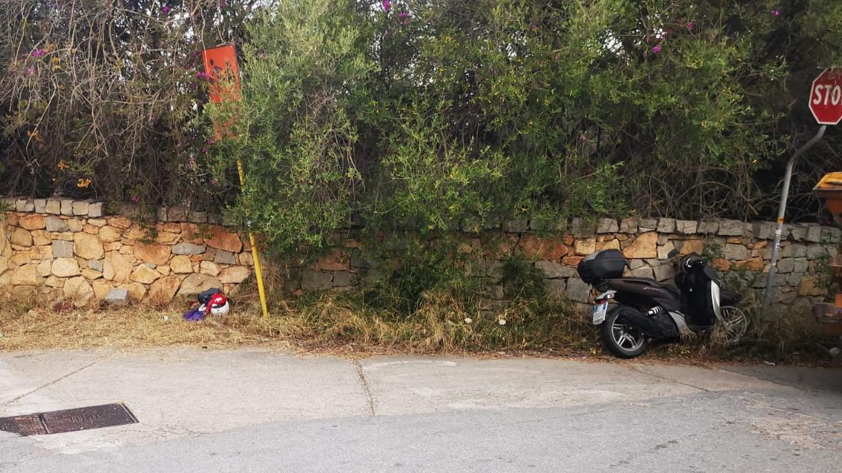Porto Rotondo, moto finisce fuori strada: conducente in ospedale in codice rosso