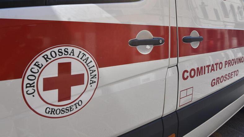 Marina di Grosseto, malore fatale in spiaggia alle Marze: muore a 58 anni