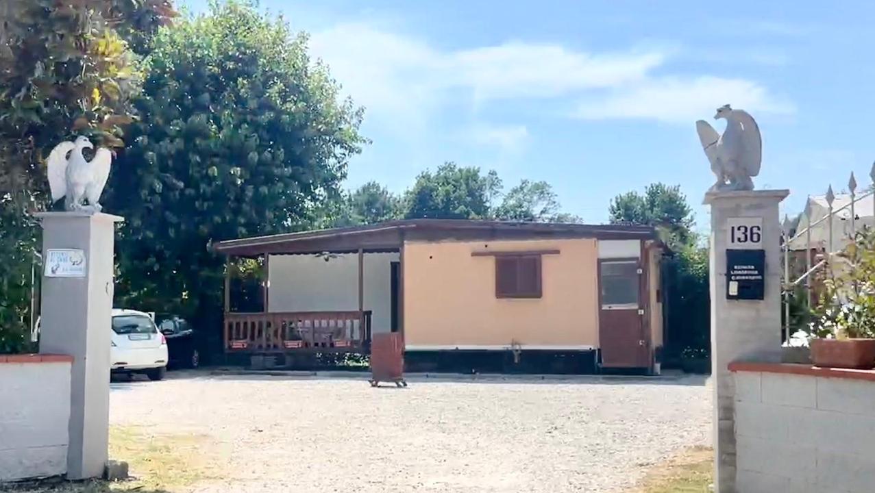Il campo nomadi di via 24 Maggio in cui è avvenuto l’omicidio (foto Nucci)