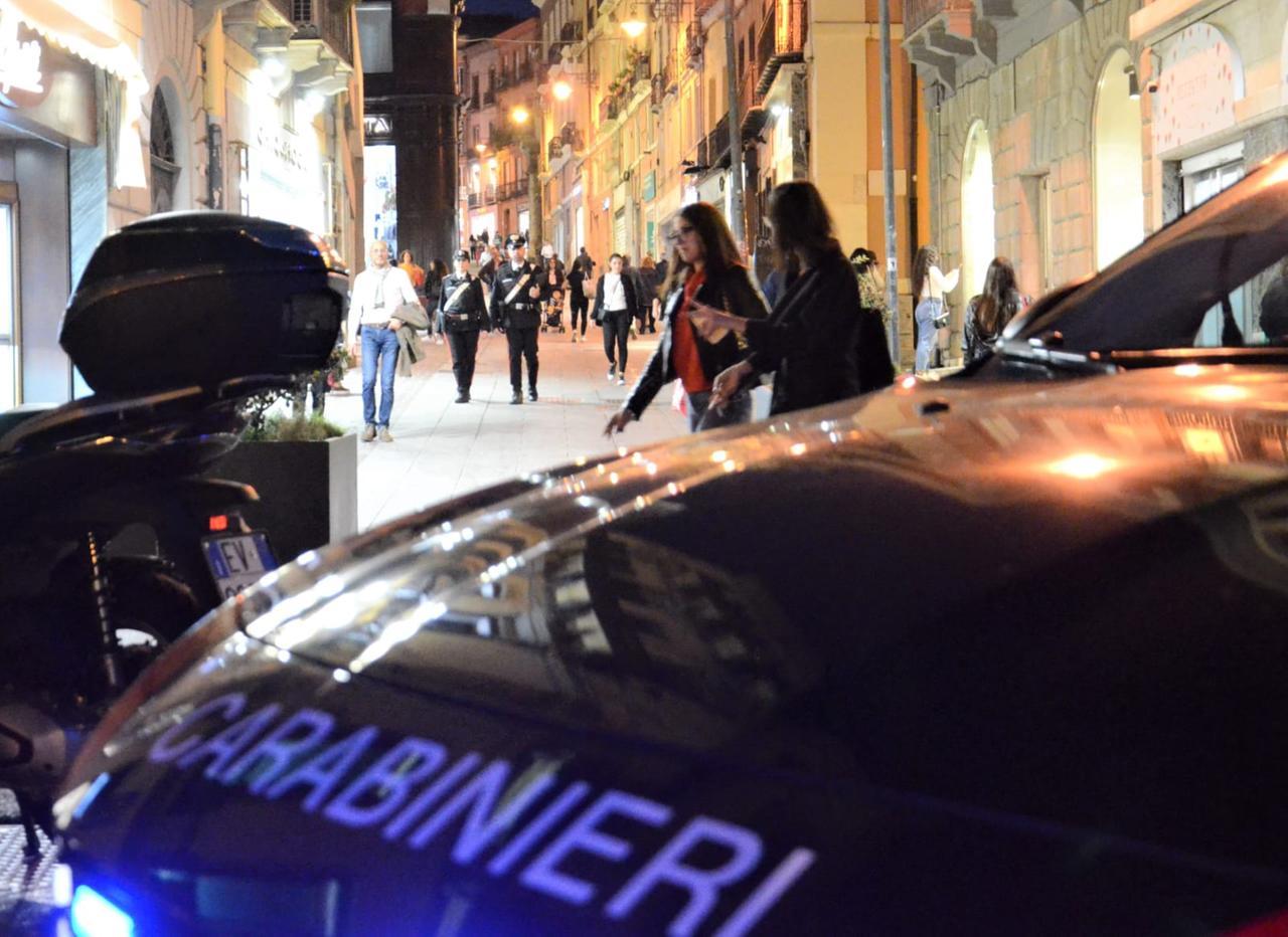 Controlli dei carabinieri nei locali della movida a Quartu