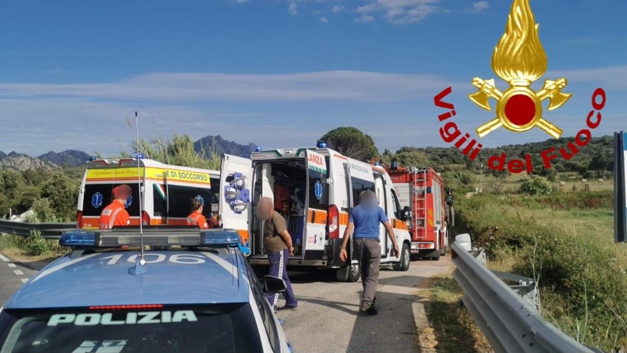 Arzachena, con l’auto fuori strada: quattro ragazze ferite