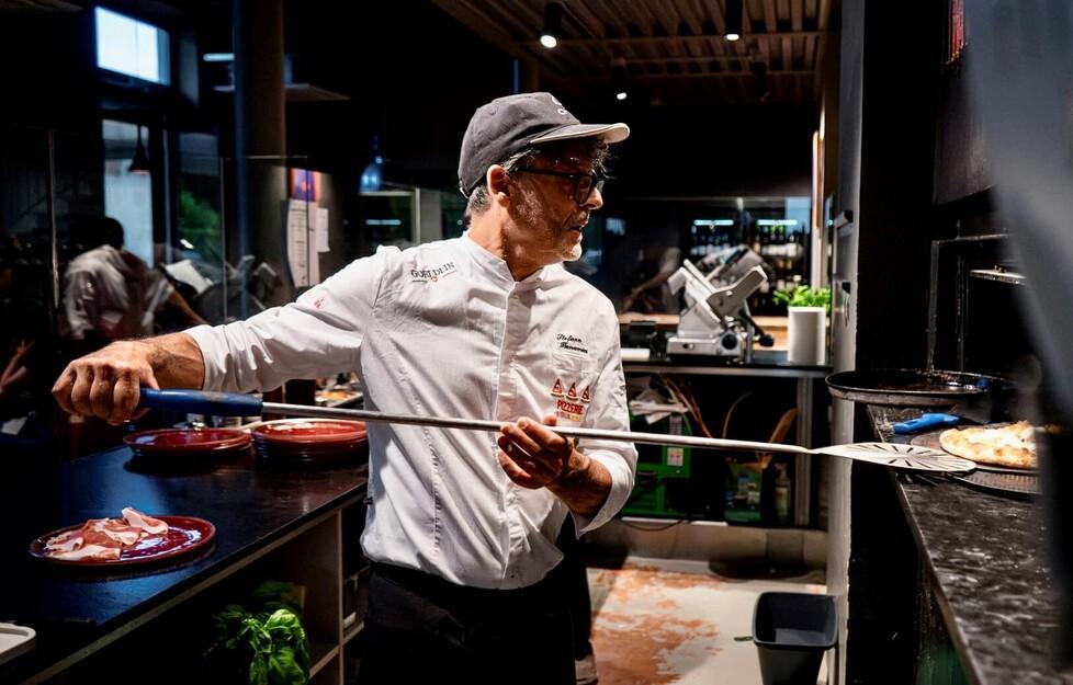 C’è un Giallo a Viareggio, da Bonamici pizza da re