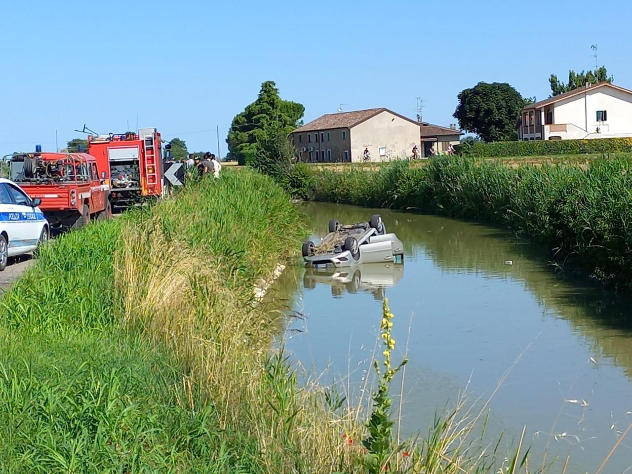 Auto nel canale a Portoverrara, morti due uomini