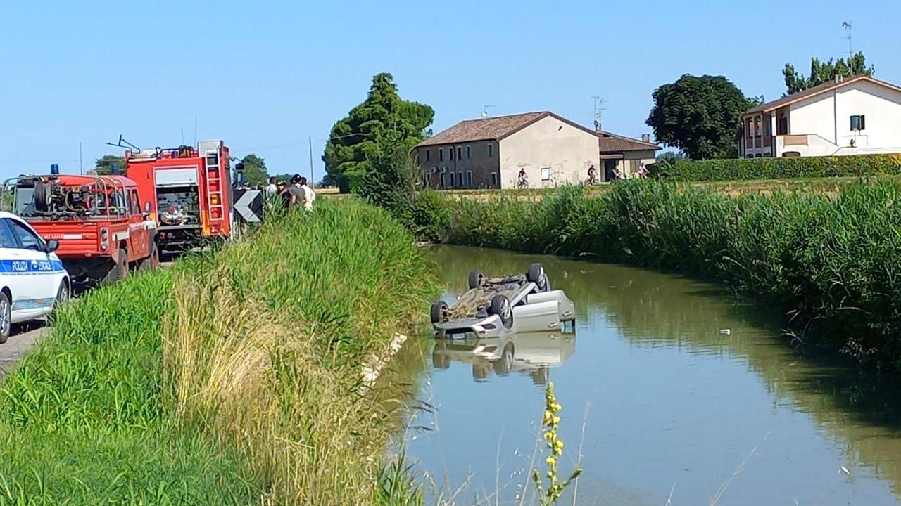 Auto nel canale a Portoverrara, morti due uomini