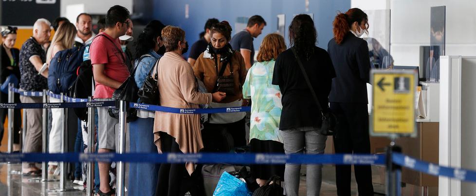 <usng-titolo>Voli:&nbsp;<mc>Cagliari al top dei rincari, Alghero e Olbia più convenienti</mc></usng-titolo>