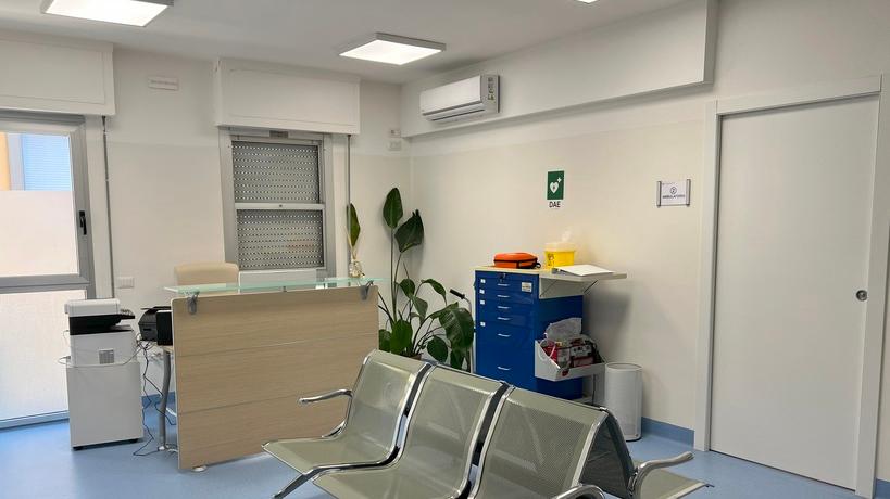 La sala d'aspetto del centro prelievi