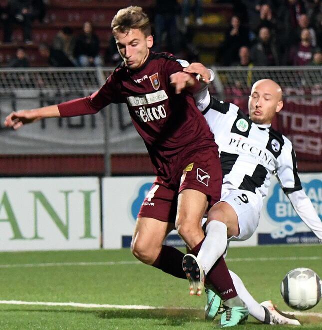 Livorno, caccia ai primi due colpi: si stringe per Russo e Risaliti<br>

