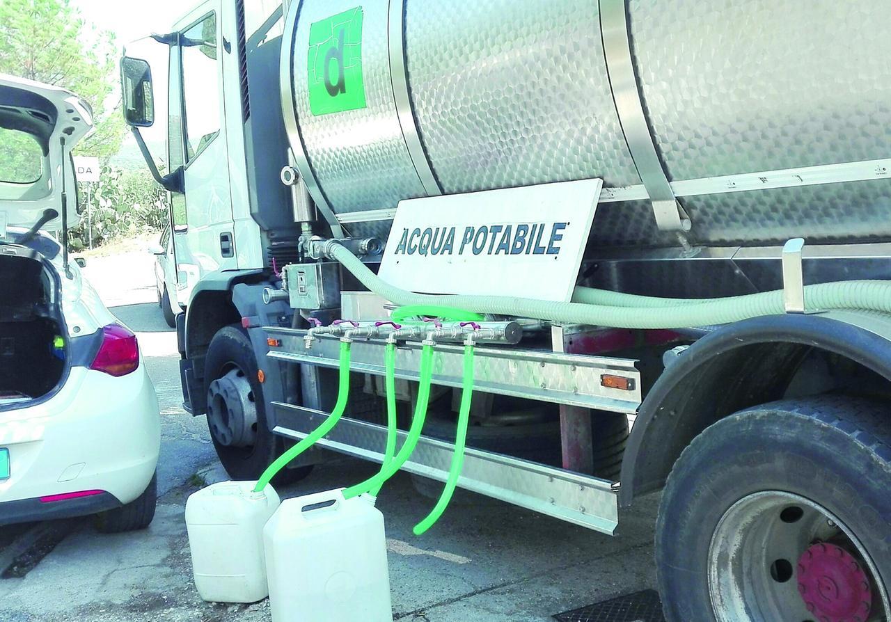 Baronia a secco. Il sindaco di Posada: «Ci hanno lasciati soli»