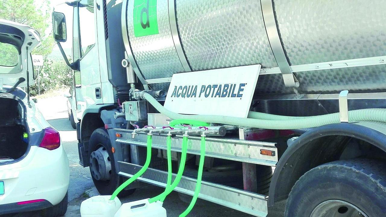 Baronia a secco. Il sindaco di Posada: «Ci hanno lasciati soli»