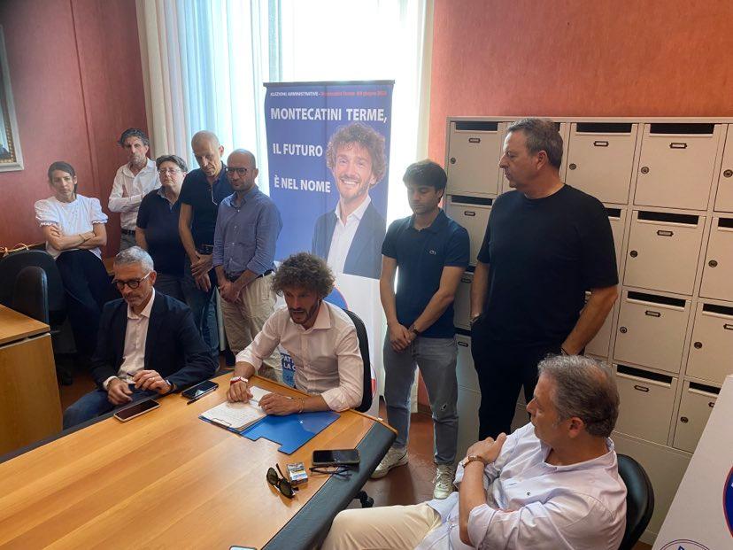 
	La conferenza stampa di Fanucci (seduto al centro)

