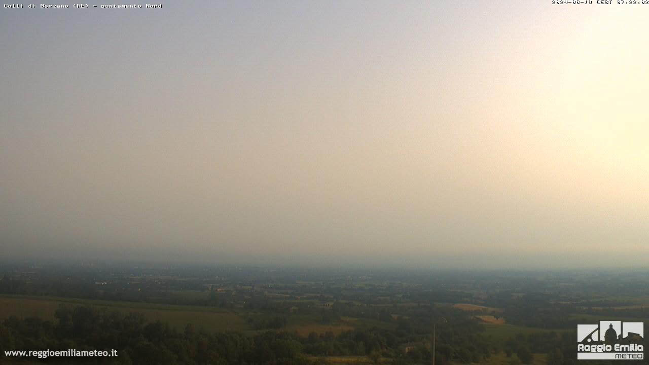Il colore del cielo a causa della sabbia del deserto (dalla web cam di Reggio Emilia Meteo)