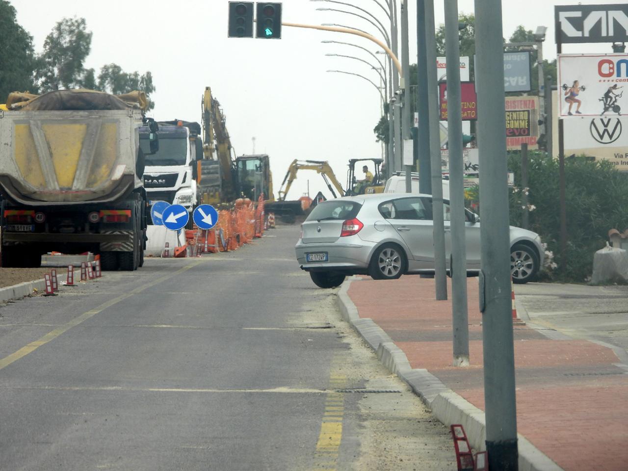 Lavori sulla strada Oristano-Santa Giusta, mattina da inferno e proteste