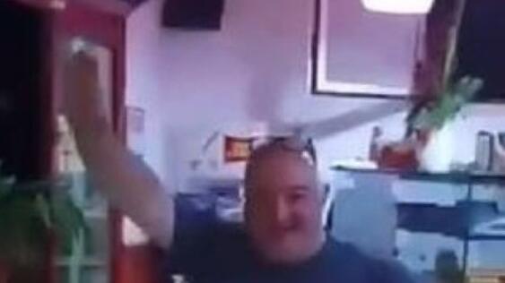 Bufera sul candidato di Fratelli d'Italia a Nonantola che ha cantato “Faccetta nera”: ora un’interrogazione in Parlamento