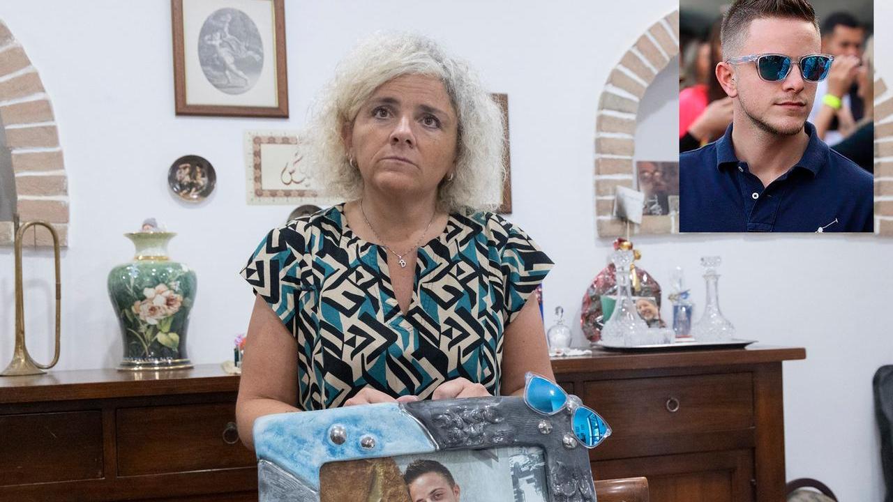 Tutti assolti per la morte in Algeria del modenese Alex Bonucchi, la mamma: «Voglio la verità su mio figlio»