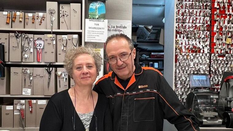 L’arrotino del centro storico di Modena saluta e va in pensione: «Ci piange il cuore»