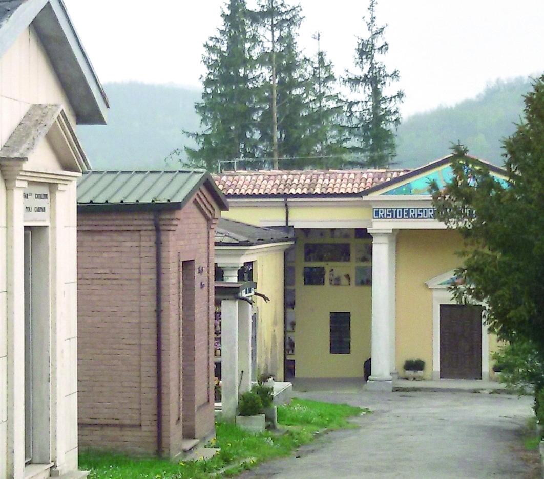 Spettacoli teatrali nei cimiteri: è polemica a Casina
