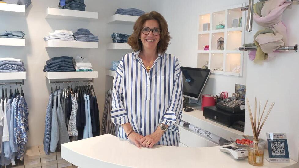 Claudia Zucchelli, la titolare di Bla Bla il negozio di abbigliamento al femminile in via Cairoli
