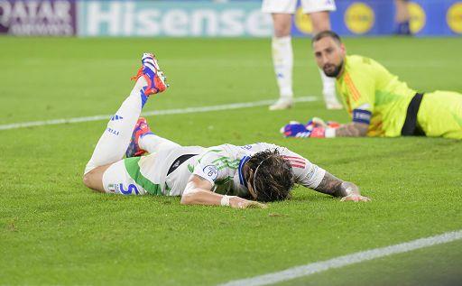 
	Calafiori si dispera dopo l'autogol

