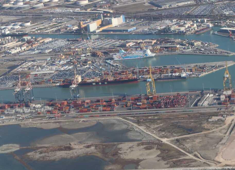 Porto di Livorno, Darsena Toscana e container: preoccupate le associazioni