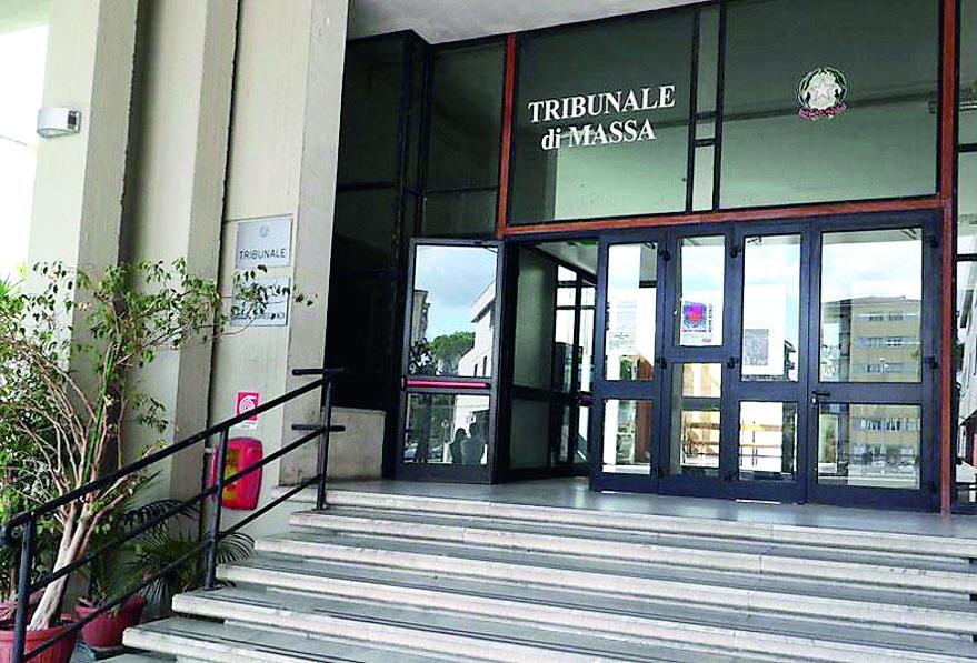 Carrara, bancarotta fraudolenta: chi sono i due fratelli sotto accusa