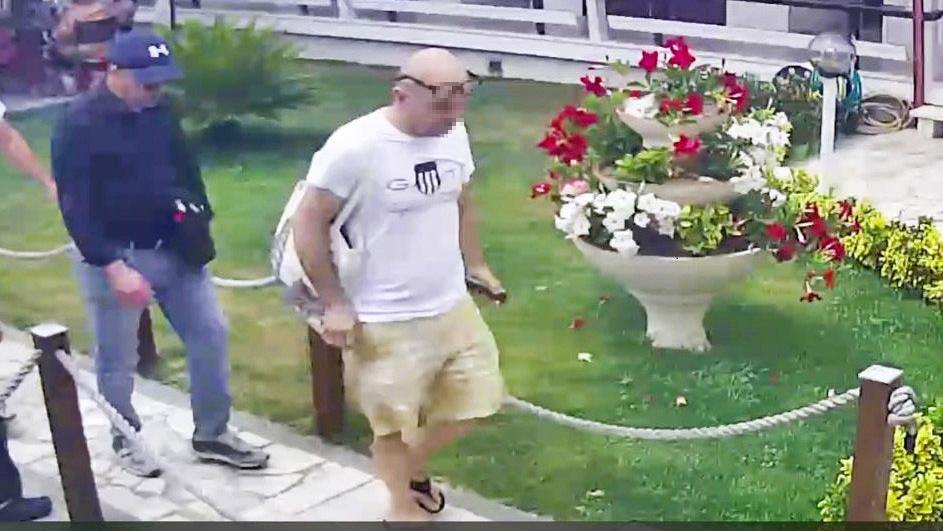 Viareggio, rubano nelle borse dei clienti dei bagni: gli stabilimenti colpiti e come agiscono i ladri