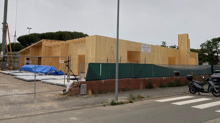 Lo scheletro del nuovo asilo Arcobaleno (Foto di Michele Falorni/Silvi)