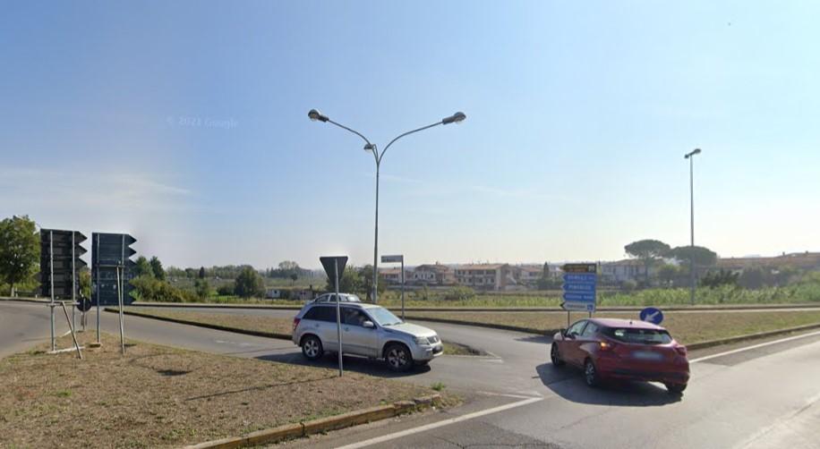L’incrocio tra via delle Colline per Legoli e via del Romito nel comune di Pontedera