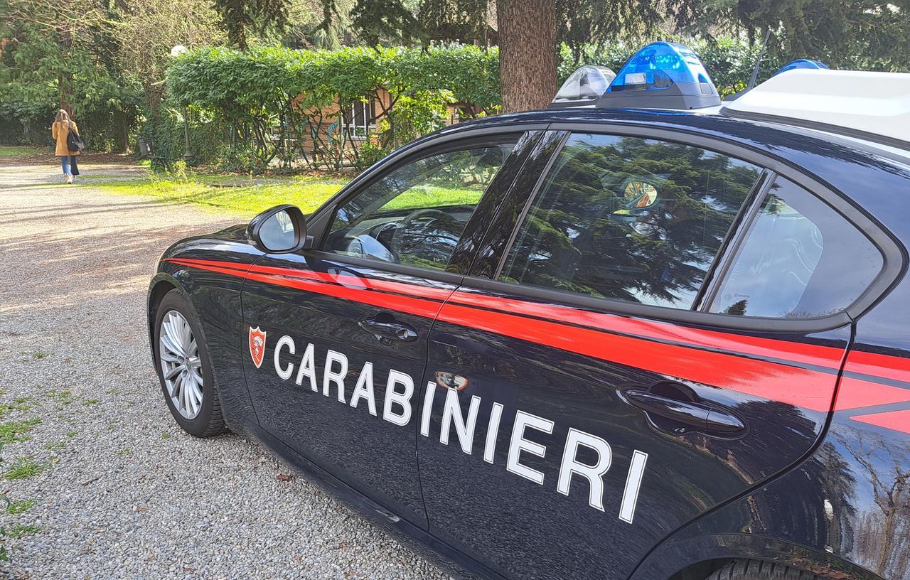 Rapinato mentre compra cocaina al parco, due denunciati