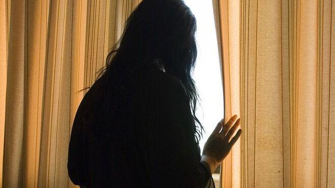 Maltratta e minaccia la moglie: «Quando denunci ti uccido»