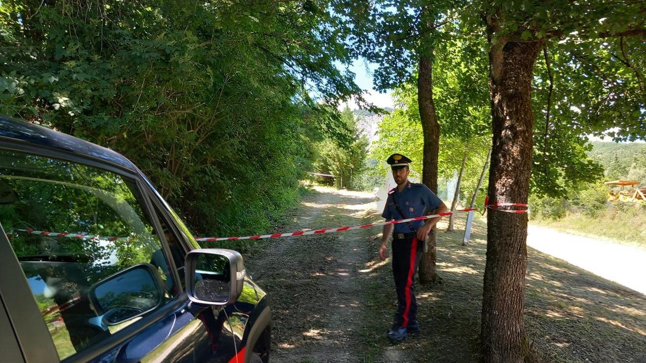 Massacrato con una spranga di ferro dopo una lite con i vicini, è in fin di vita