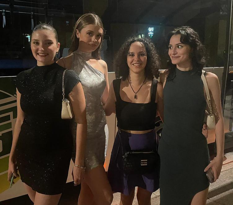 Disco-bus da Ferrara ai Lidi, i passeggeri: «Che pacchia per noi studenti»