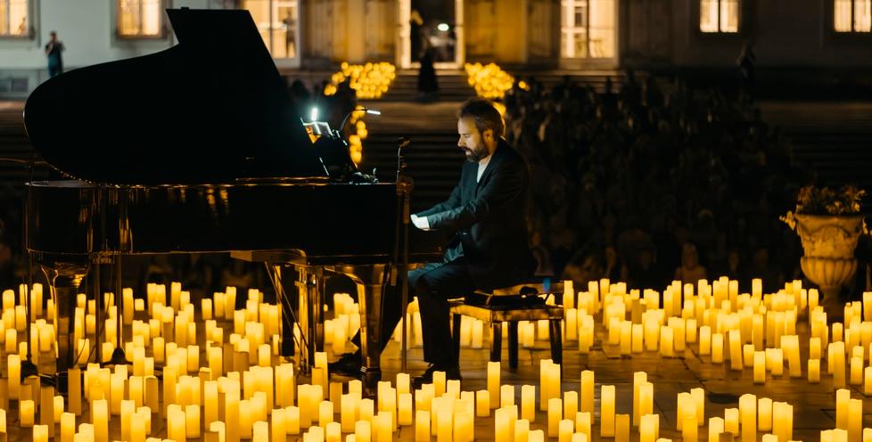 Il pianista Luca Morelli protagonista dell’evento "Candlelight": «I concerti, le candele e Carpi. Così porto la mia città nel mondo» 